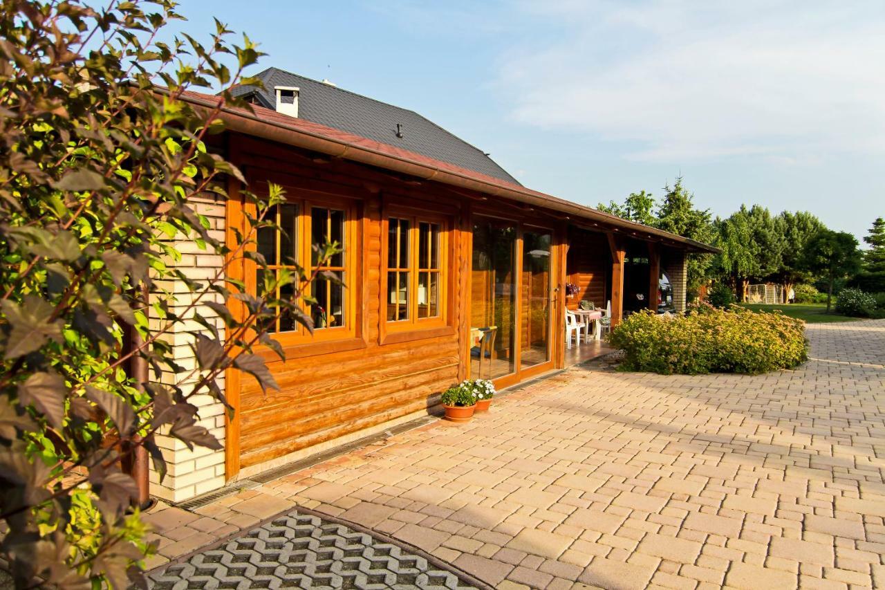Vila Valca Valča Exterior foto
