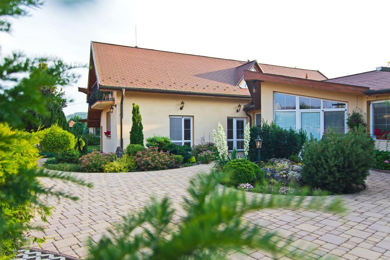 Vila Valca Valča Exterior foto